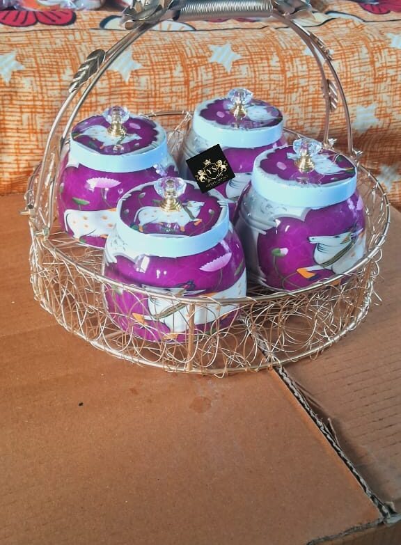 Basket with 4 Jars
